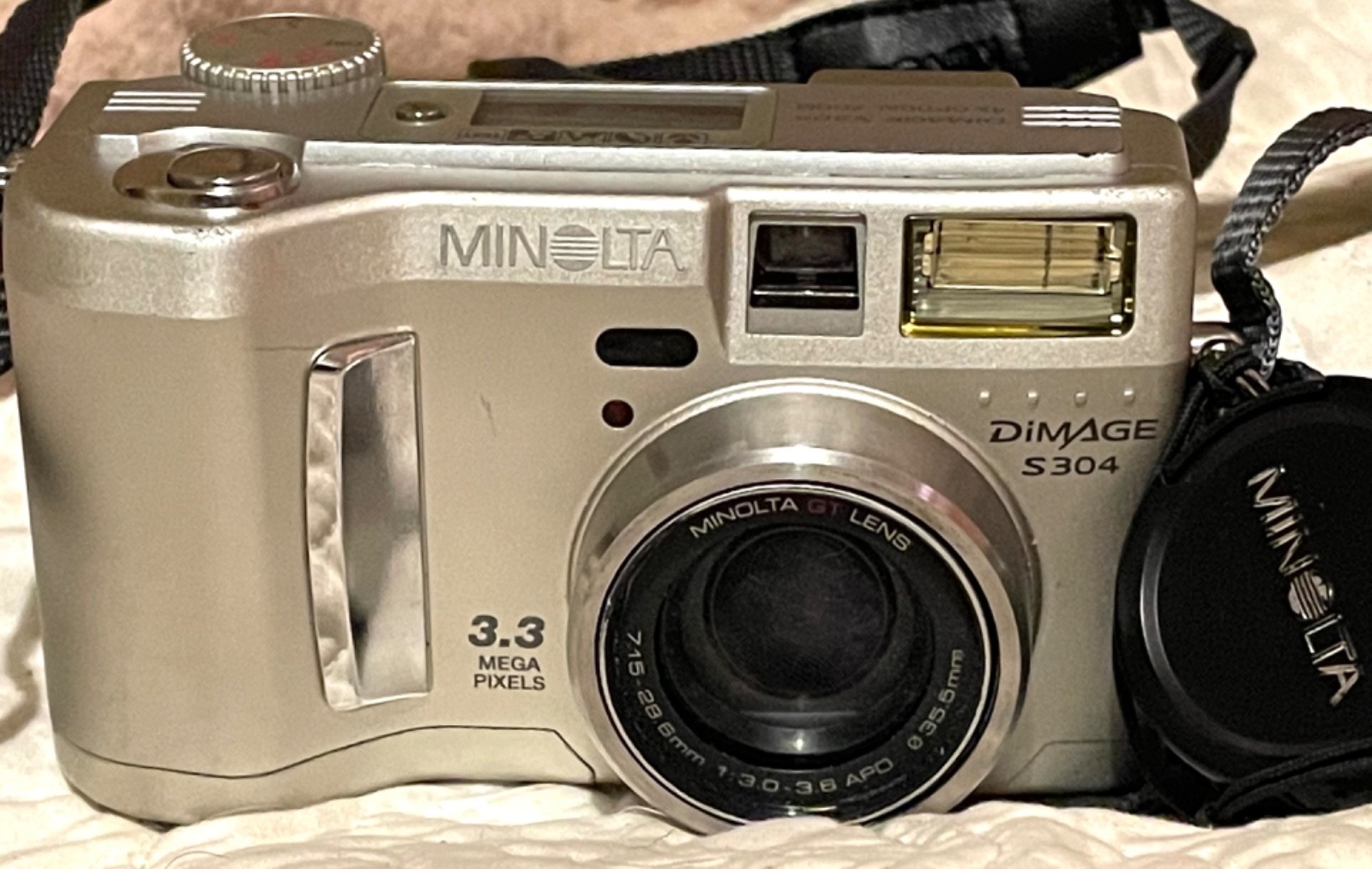 Minolta Damage S304 3.3MP Compact Digital Camera Silver Tested Works No Card