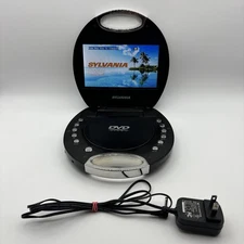 Sylvania SDVD7046 Black Portable DVD Player with Screen + Charger TESTED & WORKS