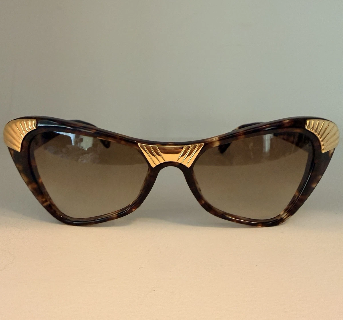 Vintage Yves Saint Laurent Brown Tortoiseshell Cat-Eye Sunglasses Yves Saint Laurent Vintage Yves Saint Laurent YSL Logo Oval  main image 4