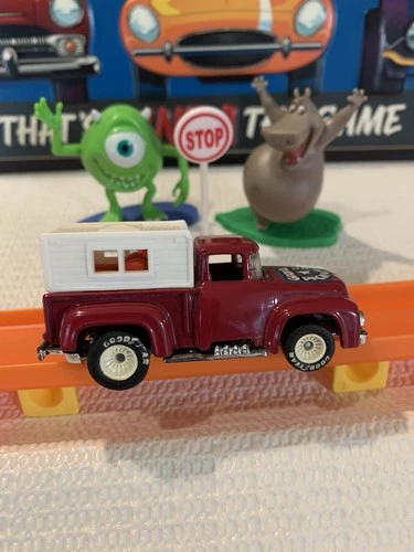 Vintage Hot Wheels 1984 Good 'Ol Pick-Um- Up Truck w/ an original camper shell