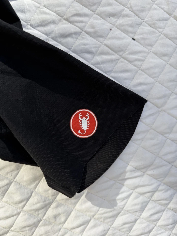 Bermuda de ciclismo Castelli Rosso Corsa Superleggera masculina preta tamanho grande limpa - Imagem 3 de 4