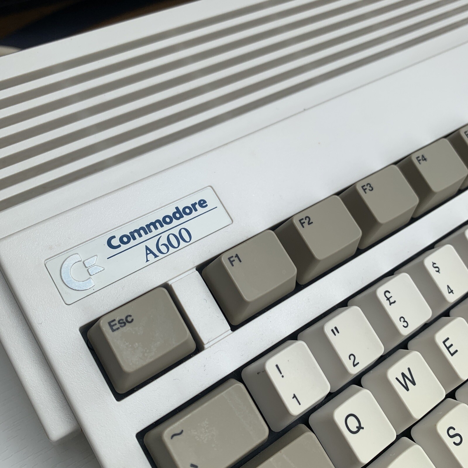 Commodore Amiga 600 - Fully Boxed Original Condition - Factory sealed! CLEAN A+ - Picture 7 of 23