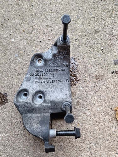 bmw 7er 2004 e65 e66 e67 740d Klimakompressor Halter 7788661