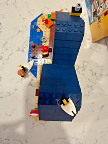 Retired 2017: LEGO CREATOR: Beach Hut (31035)