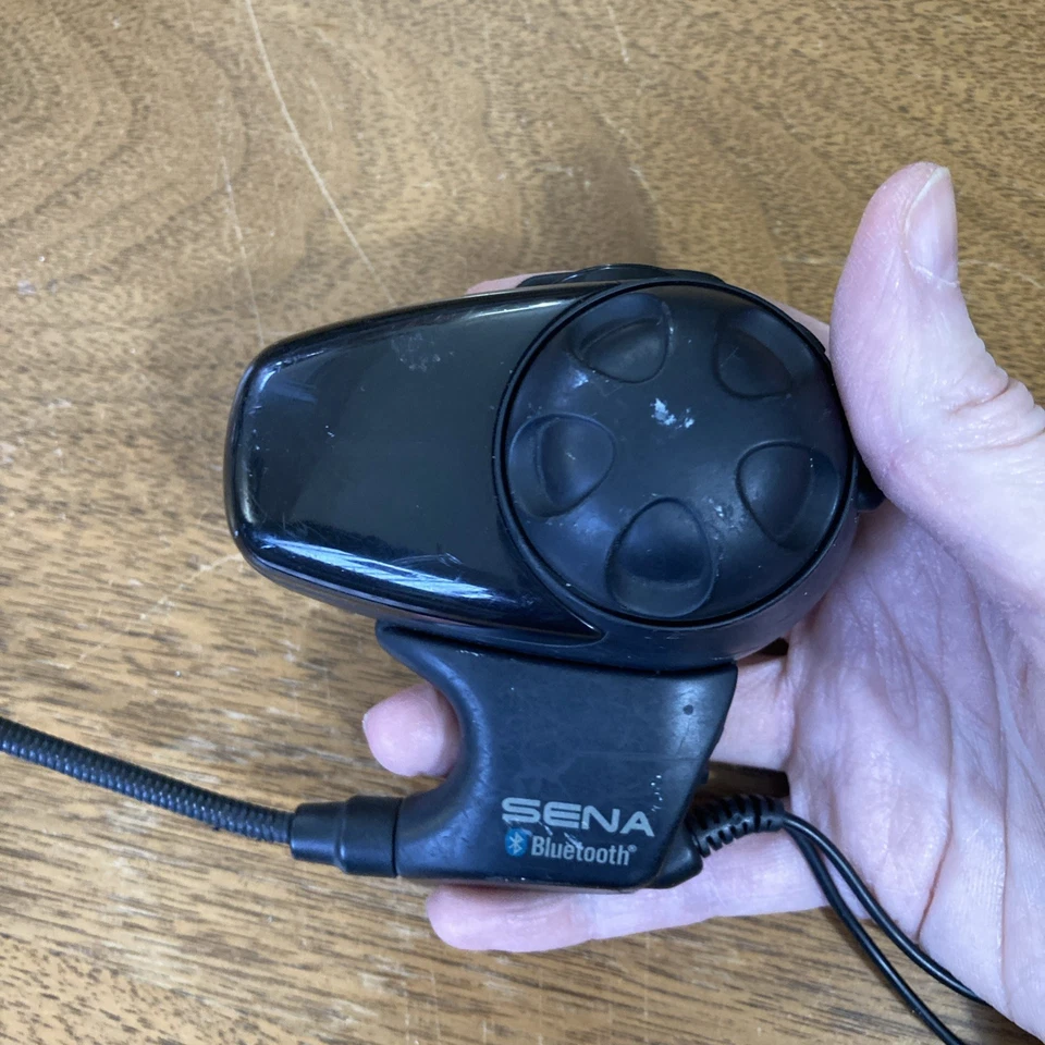 Auriculares Bluetooth Sena SMH10 e intercomunicador solo parece funcionar Foto 2 de 4