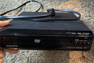 Magnavox MDV2100 DVD Player Black Progressive Scan Dolby Digital Remote