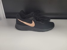 Nike Womens Tanjun Black/Copper Metallic Mesh Sneakers Size 8 812655-005