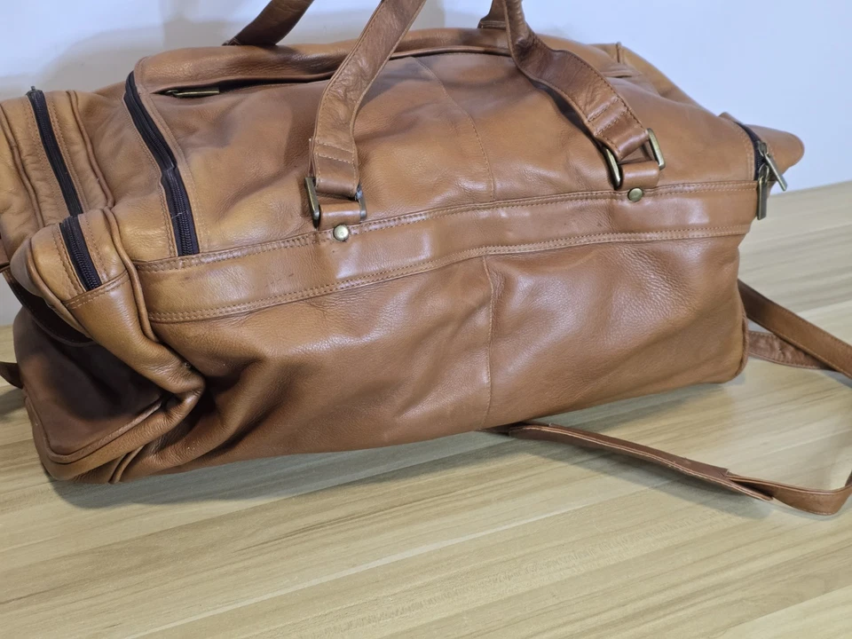 Colombian Genuine Leather 24" Duffel Bag w/ Shoulder Strap, Duffle Holdall Tan - Image 4 of 4