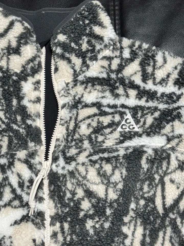 Chaqueta polar a prueba de viento Nike ACG "Canwell Glacier ADV" FV7339-104 mediana para mujer Foto 3 de 4