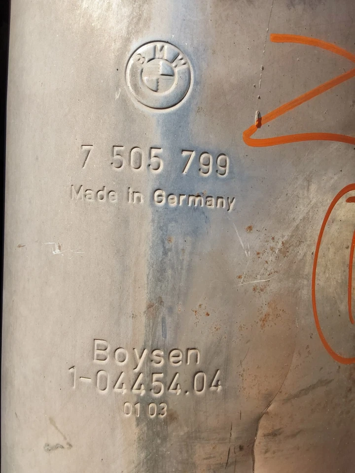 Silenciador duplo escape traseiro BMW 7 Series 2002-2005 7550798 7550799 - Imagem 4 de 4