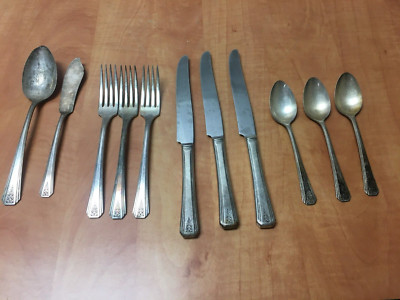 ONEIDA COMMUNITY CLARION PAR PLATE Dinner Forks Knifes Teaspoons Lot of 11