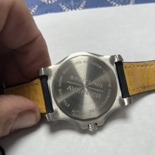 Breitling Avenger A24315101C1X2 7