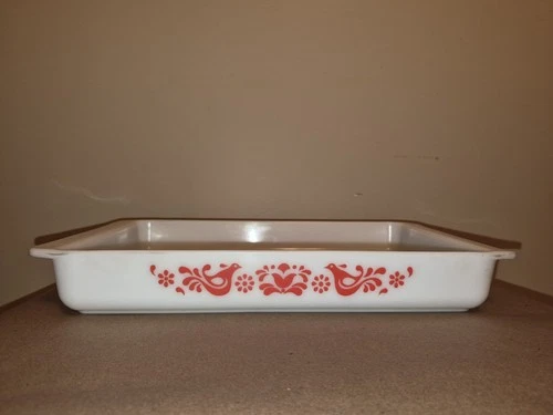 Vintage Pyrex Friendship Red Birds Lasagna Pan  Red & White 13.5"x8 3/4"