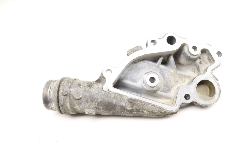 AUDI A4 QUATTRO 2013-2014 3,0 L - Brida de refrigerante / Carcasa 06E121161BB Foto 2 de 4