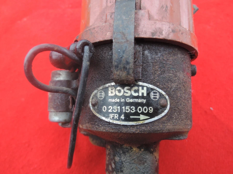 BOSCH 0 231 153 009 JFR 4 Used IGNITION DISTRIBUTOR Volvo 144 - Image 4 of 4