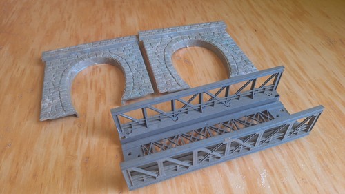 MärklinH0 74620 Puente de rejilla, 1 vía, 180 mm + 2 entradas de túnel Faller nº 556 | Condition: Gebraucht