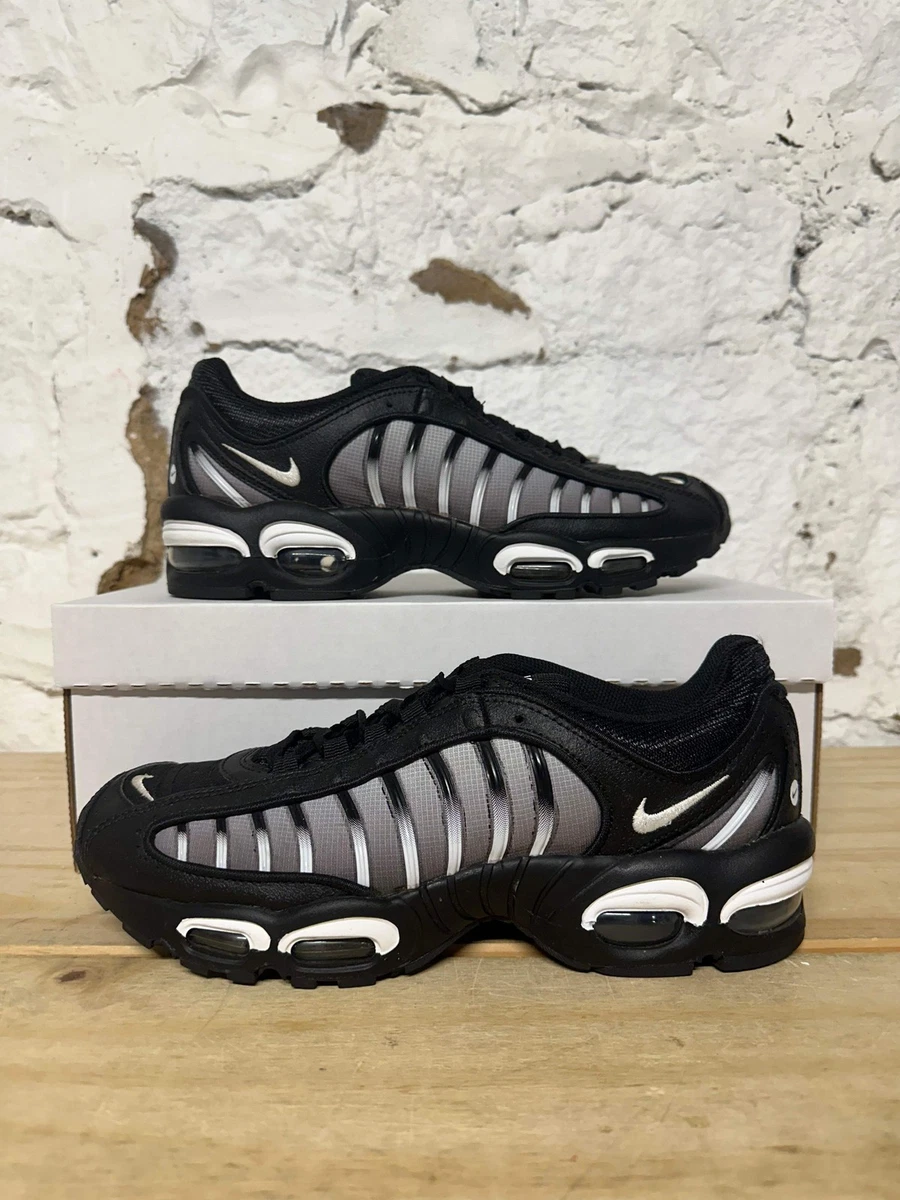 Preços baixos em Nike Air Max Tailwind 4 Black Gradient | eBay