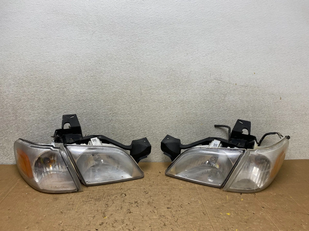 Passenger Right Headlight Fits 97-05 VENTURE 1288407