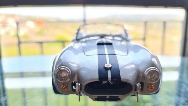 SHELBY COBRA 427S/C  1:18 ROADLEGENDS NO. 92058