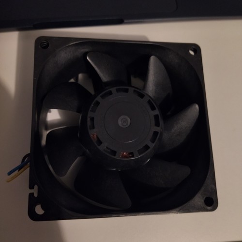 Ventilateur pour ordinateur San Ace 80 modèle 9GO812P1F09 Sanyo Denki - Photo 2/4