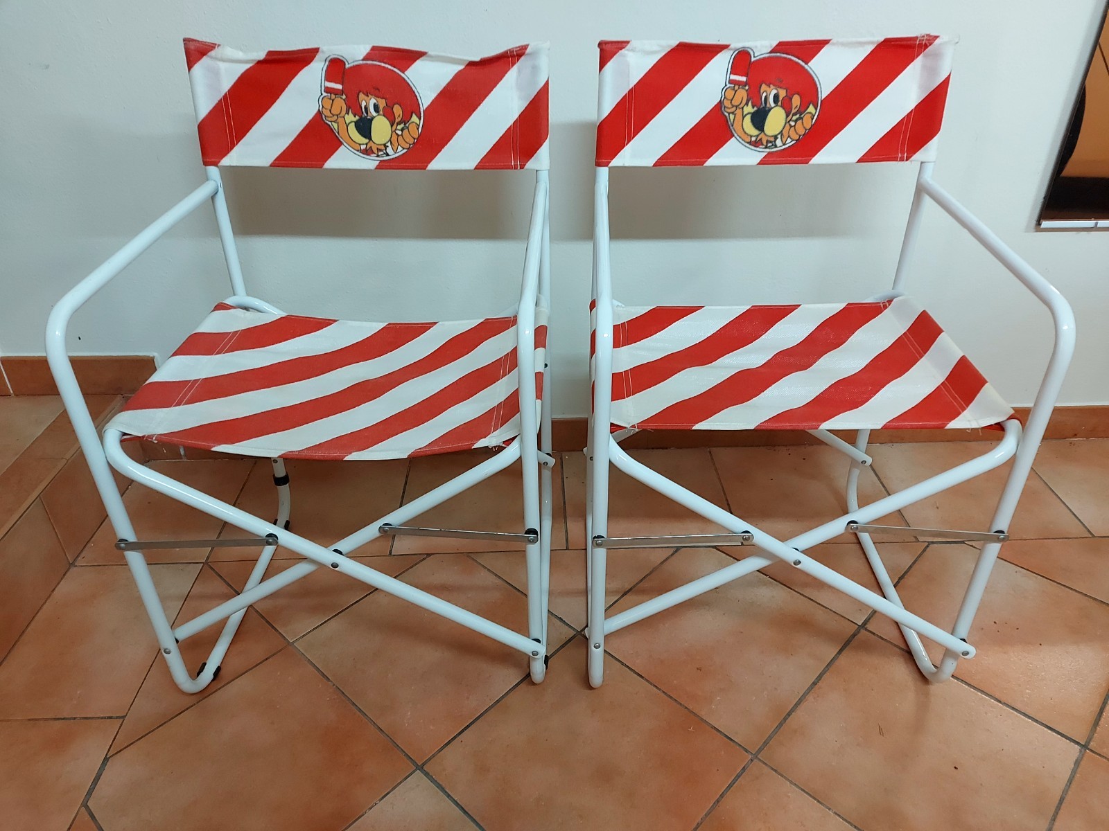 Set 2 sedie ANNI 80 ALGIDA ELDORADO in ottimo stato di conservazione.