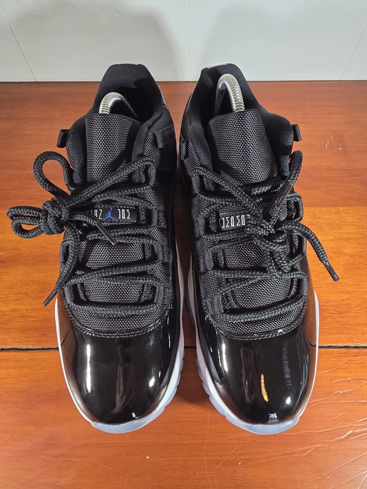 Talla 9.5 - Air Jordan 11 Retro Low Space Jam Foto 4 de 4