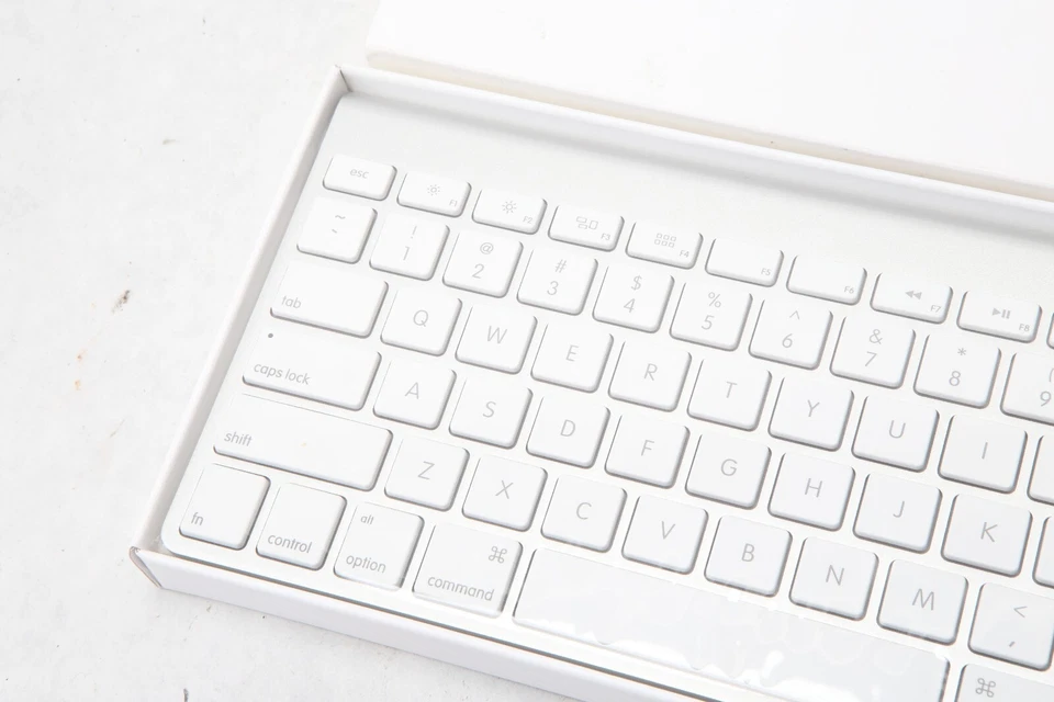 New Apple Magic Keyboard / Magic Mouse Combo (A1296/A1314) - White M43 - Image 3 of 4