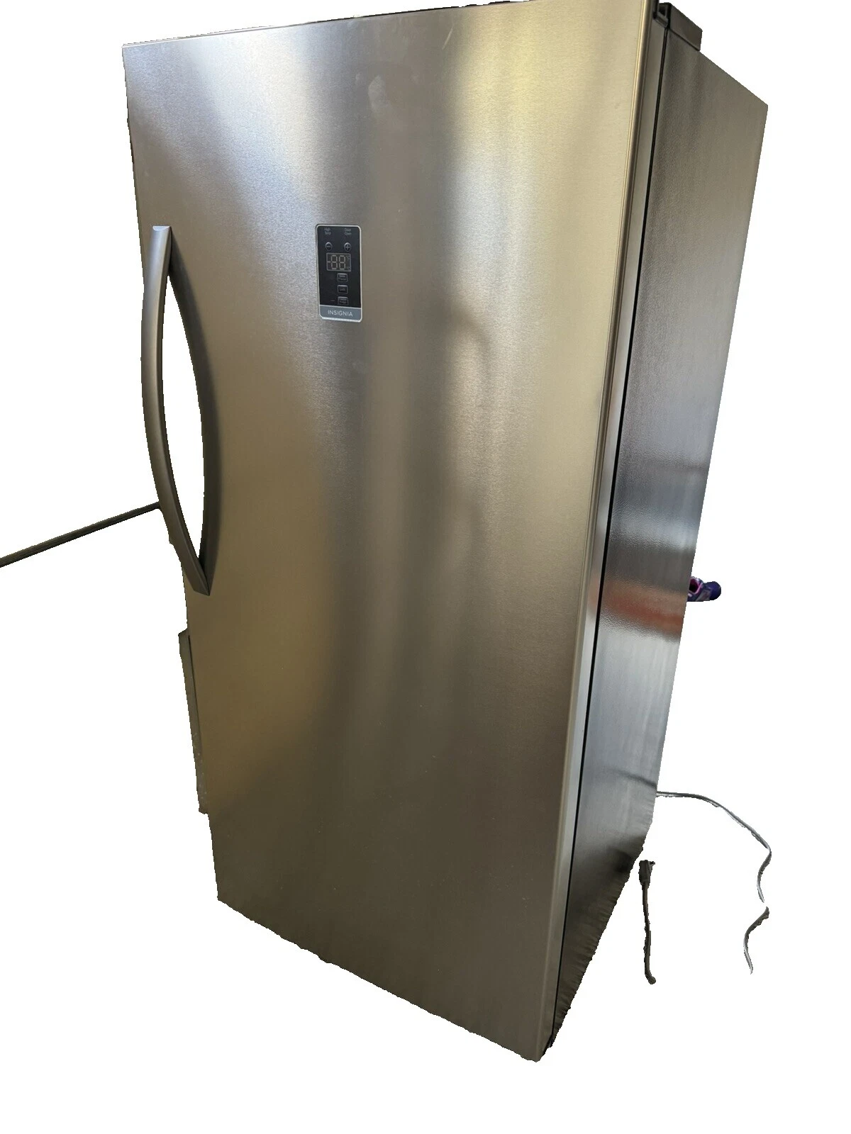 Insignia Freestanding Refrigerators