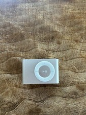 Apple iPod Shuffle 2nd Generation Silver Model A1204 1GB w/ Charging Dock