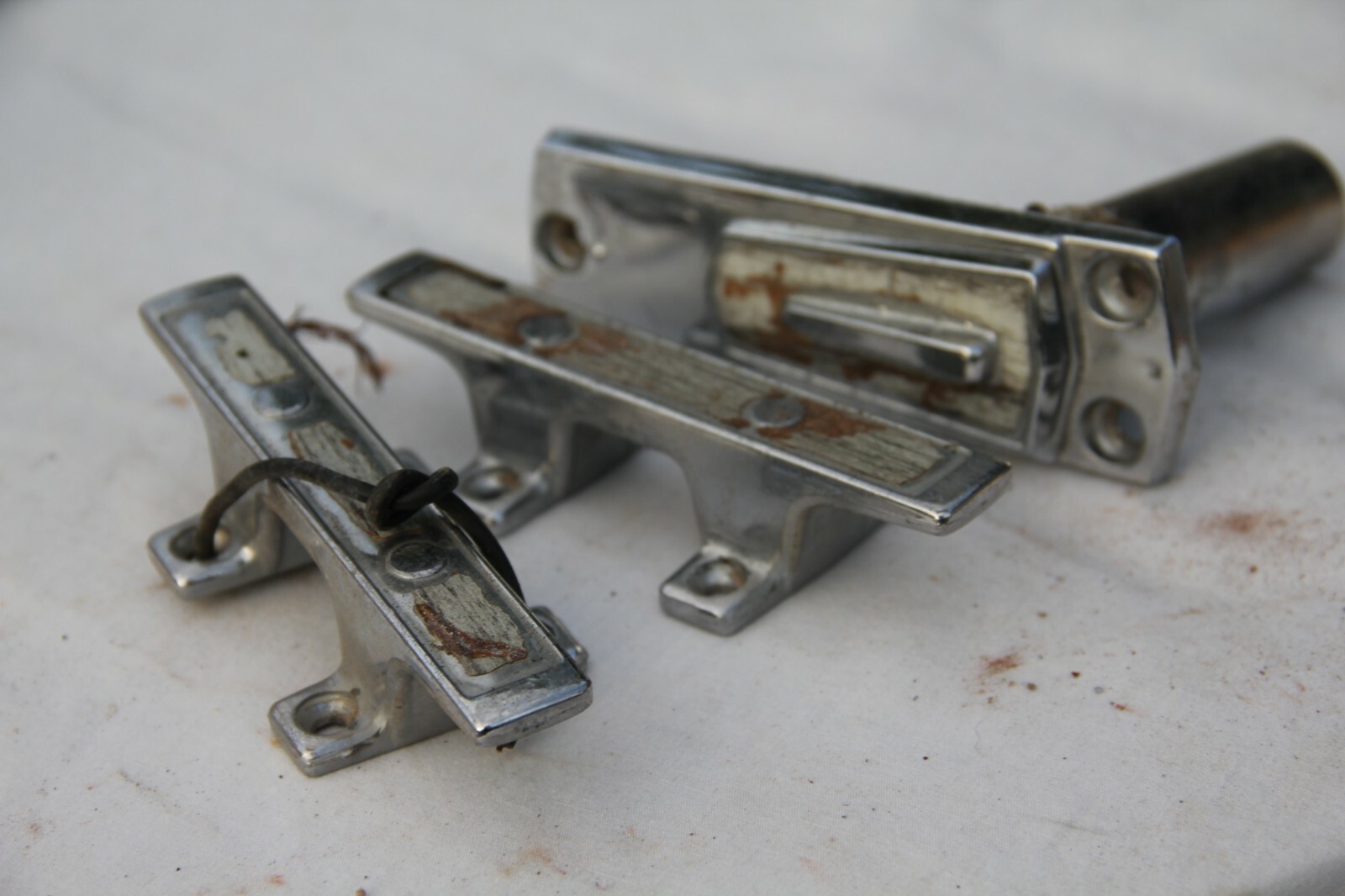 Boat Marine Hardware Stern light fixture cleats 5824 c91000A 3 pc set