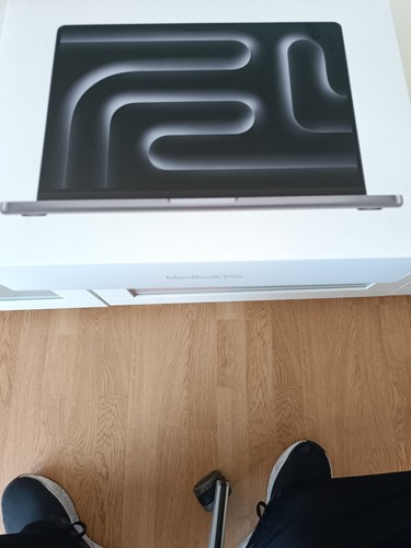 macbook pro 14 m3 pro 512gb