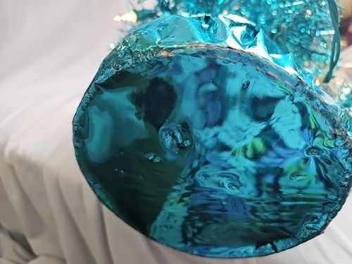 Árbol de Navidad estilo vintage iluminado de 2’ con aspecto de aluminio azul - Imagen 5 de 6