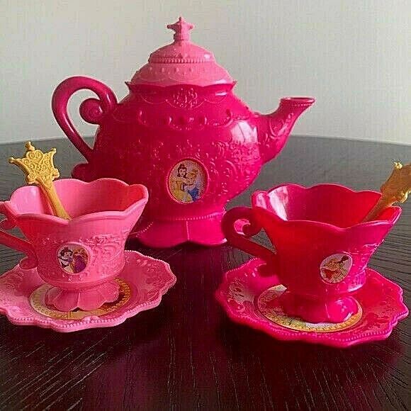 DISNEY PRINCESS ROYAL TEA SET 8 HIGHLY DETAILED PIECES SERVICE FOR