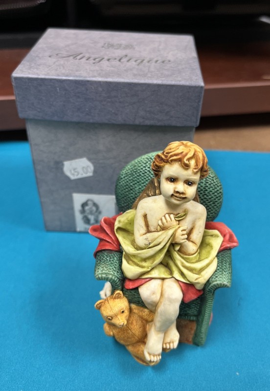 Harmony Kingdom Angelique Collection “Joyeaux” Box Figurine