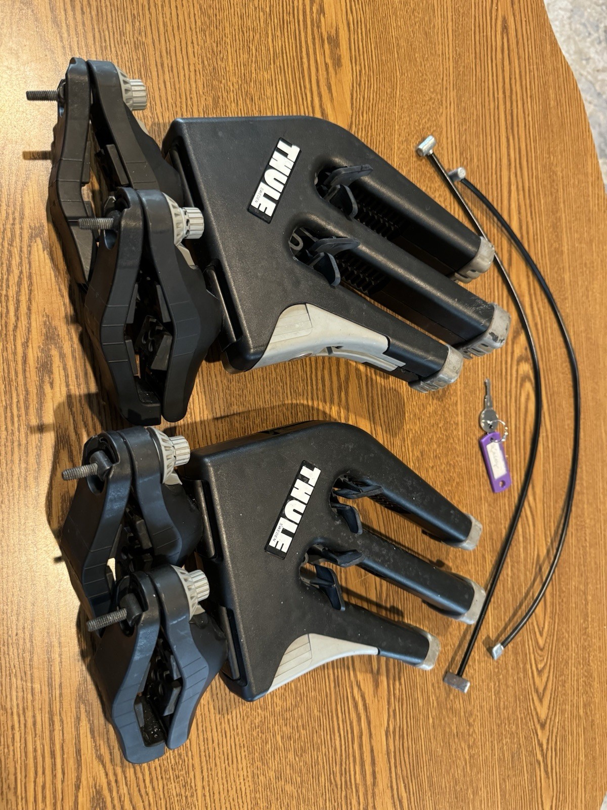 Thule Universal Snowboard Carrier Roof Rack Complete Locks & Key  .NICE.