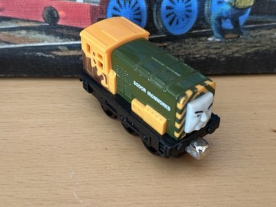 Take Along N Play Diecast Thomas Train Oily Mess Iron Arry!