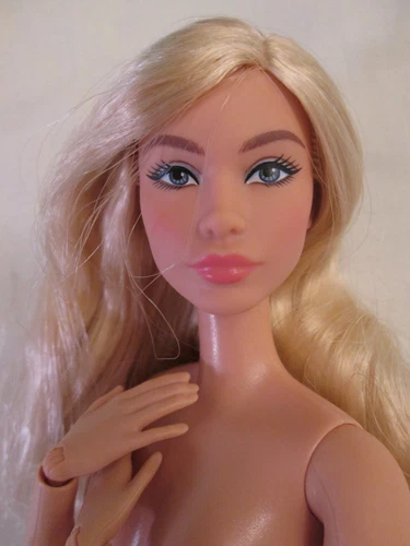 Nude Barbie Signature Looks #23 Doll Made to Move Body Blonde Hair 2024 MTM