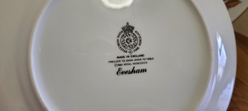 2 platos de ensalada Royal Worcester Evesham oro 8 1/4" INGLANDIA usados - Imagen 5 de 5