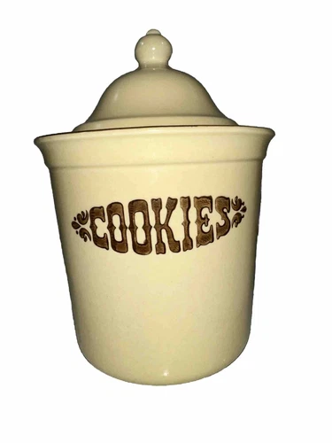 Pfaltzgraff Village Pattern Brown 2 3/4 Q Cookies Canister Jar #507 Lid #502 EUC