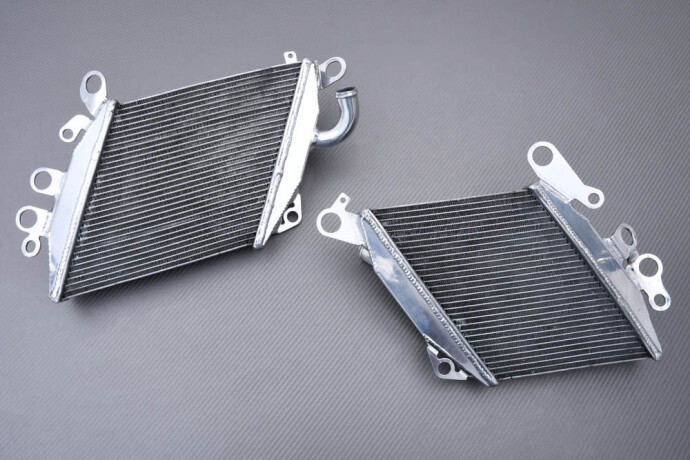 Radiateurs eau gauche droit Ducati Diavel 1200 pour remplacer une pièce fuyarde