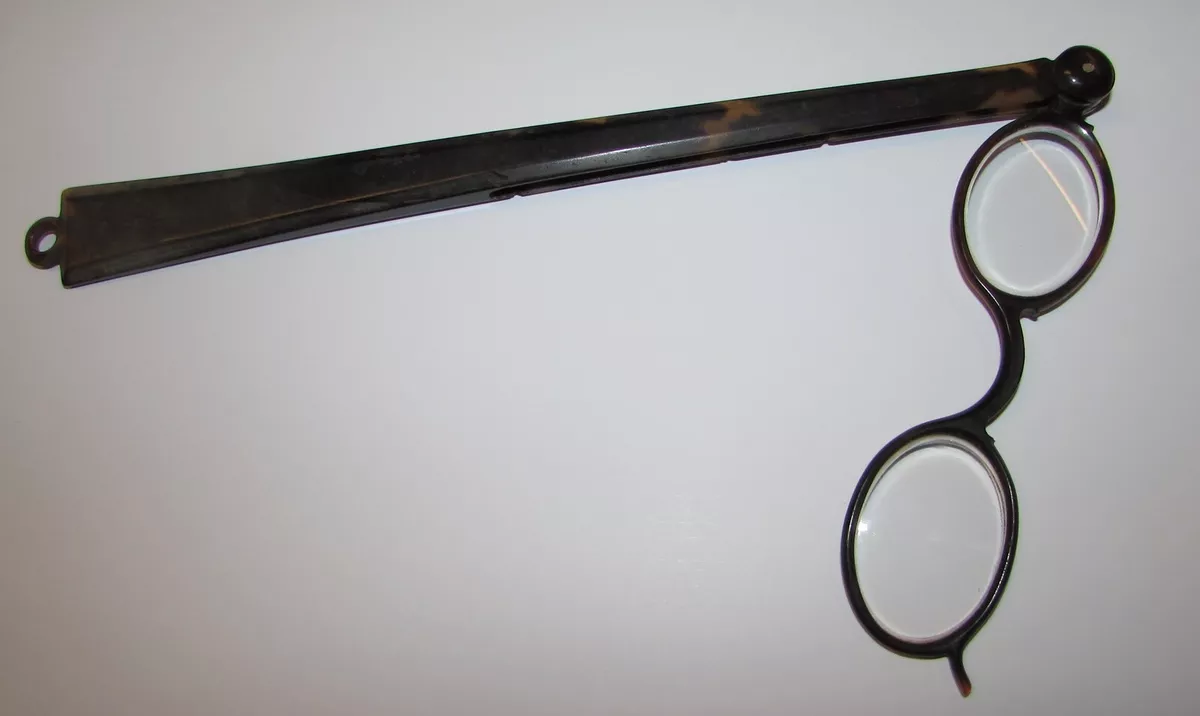 Occhiali antichi best sale lorgnette