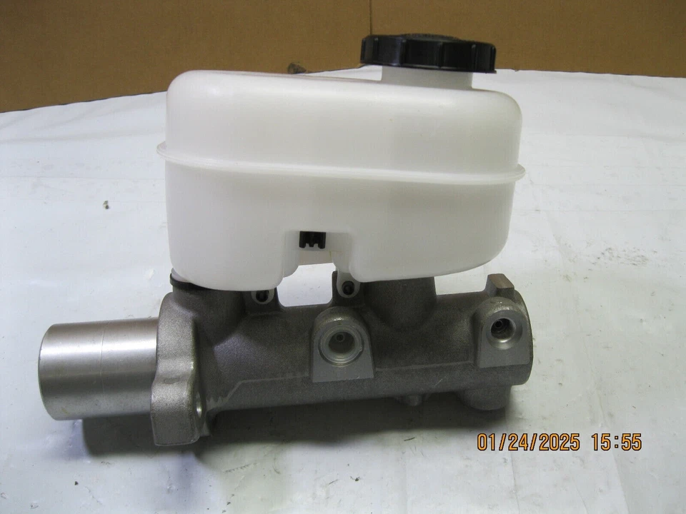 Bendix 13498 Master Cylinder (box rough) Foto 3 de 4