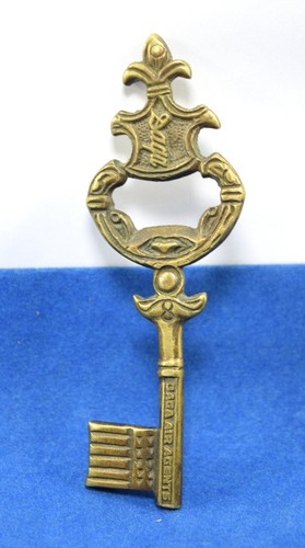 Vintage Brass Key Shape Drink Bottle Opener Very Beautiful Collective. G47-236 - Picture 2 of 8