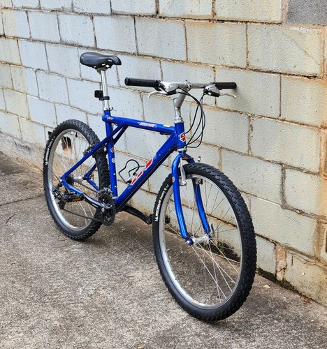 1999 GT Outpost mountain bike - Picture 9 of 12