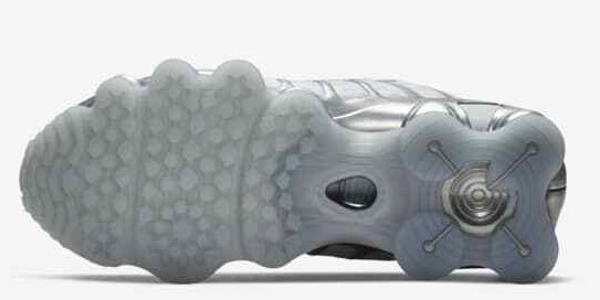 Nike Shox メタリックシルバー AR3566-003 s-l400.jpg