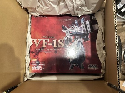Arcadia Macross VF-1S 1/60 Figure Strike Valkyrie Hikaru Ichijo