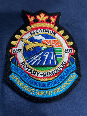 Air Cadet Crest 697 Rotary Rimouski Escadron (writing in French) mylar thread