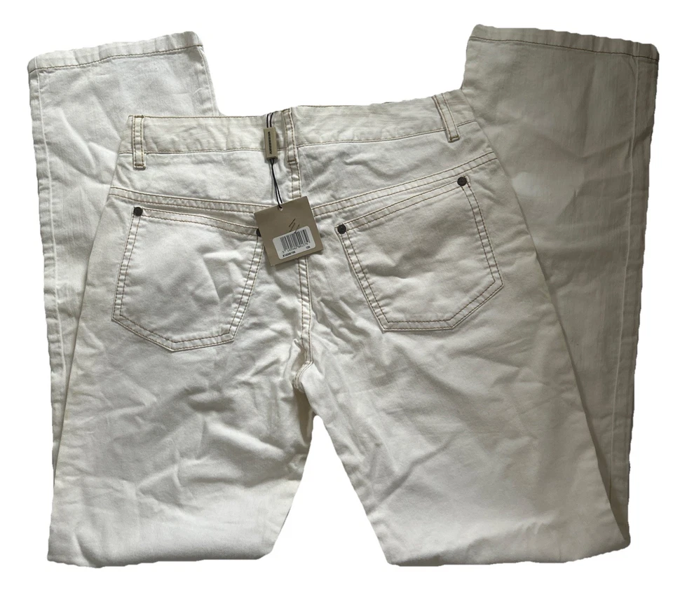 LOT FILLE 12 ANS PANTALON BLANC BURBERRY ET JUPE SHORT CACHAREL. neuf - Photo 4/4