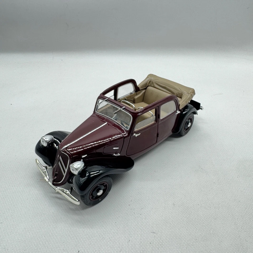 MODELLINO AUTO CITROEN TRACTION TYPE 11B 1938 - SOLIDO - SCALA 1:18 - Immagine 2 di 4