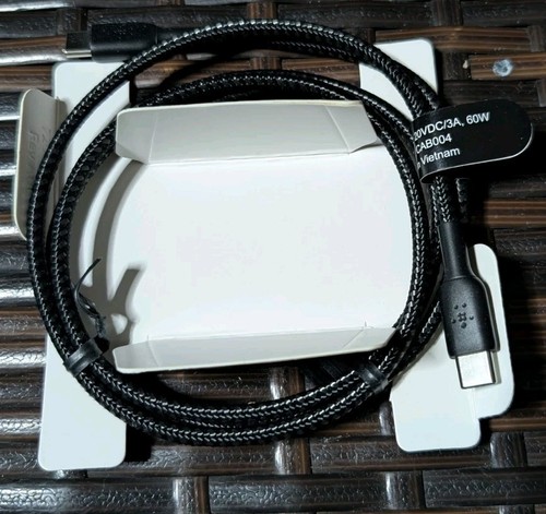 Belkin BoostChargew 3.3' (1M) Braided Strap USB-C to USB-C Cable - Black - Zdjęcie 3 z 3